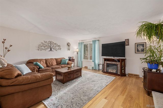 4233 E Maplewood Way, Centennial, CO 80121