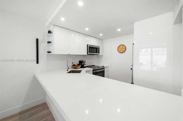345 Ocean Drive 610, Miami Beach, FL 33139