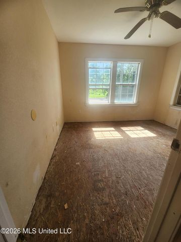 272 Benachi Avenue, Biloxi, MS 39530