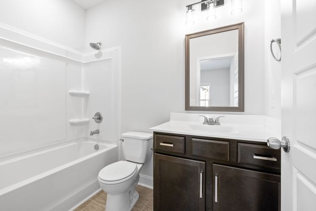 760 Tracy Ln Unit B102, Clarksville, TN 37040