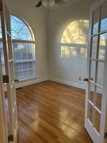 5120 MacArthur Ave, Murfreesboro, TN 37129