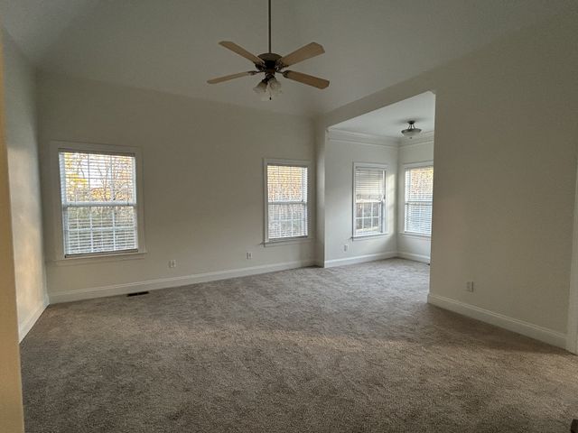 5120 MacArthur Ave, Murfreesboro, TN 37129