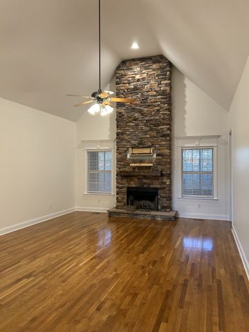 5120 MacArthur Ave, Murfreesboro, TN 37129