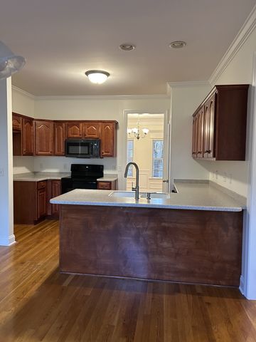 5120 MacArthur Ave, Murfreesboro, TN 37129