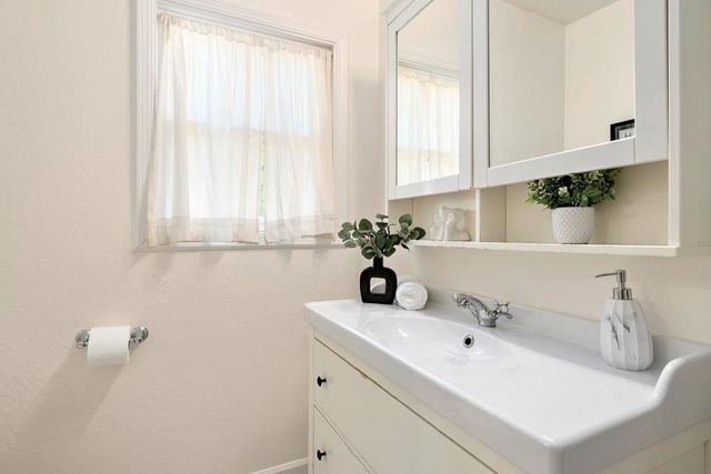 234 Madison Avenue, Redwood City, CA 94061