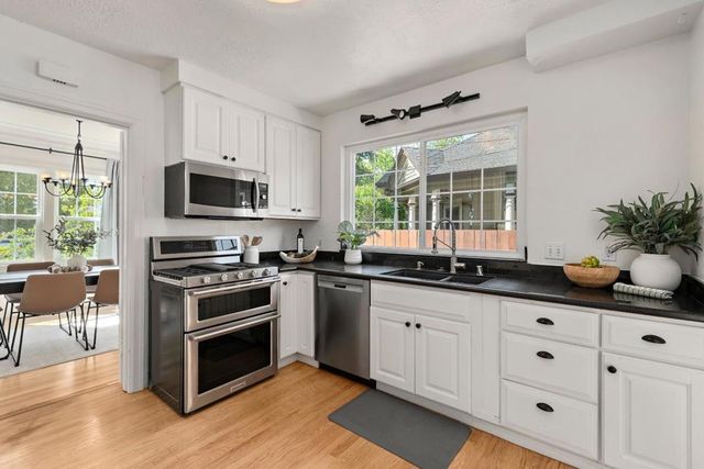 234 Madison Avenue, Redwood City, CA 94061