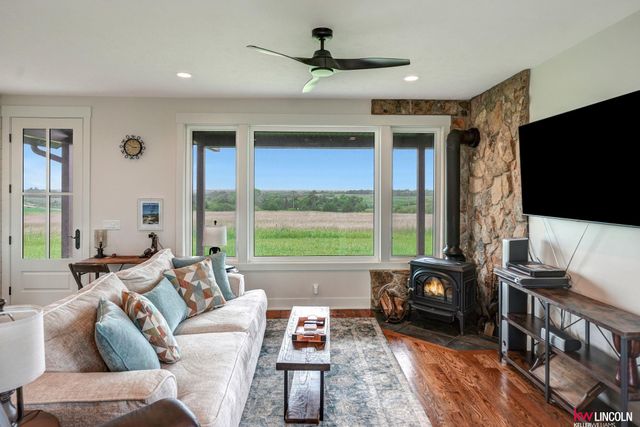 1015 County Road E Road, Palmyra, NE 68418