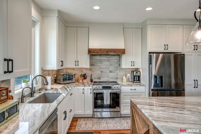 1015 County Road E Road, Palmyra, NE 68418