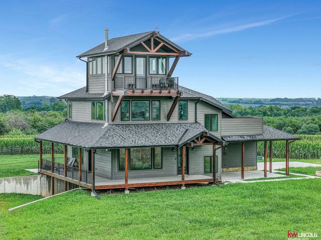 1015 County Road E Road, Palmyra, NE 68418