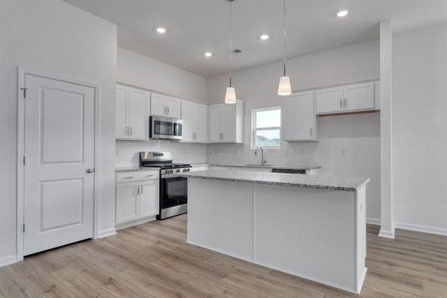805 Wild Indigo Dr, Conway, SC 29526