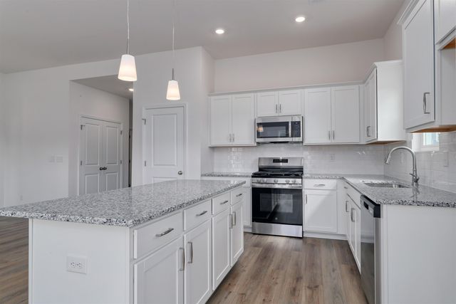 805 Wild Indigo Dr, Conway, SC 29526