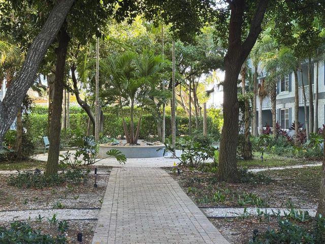 621 E Woolbright Road 202, Boynton Beach, FL 33435