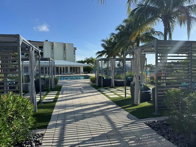 621 E Woolbright Road 202, Boynton Beach, FL 33435