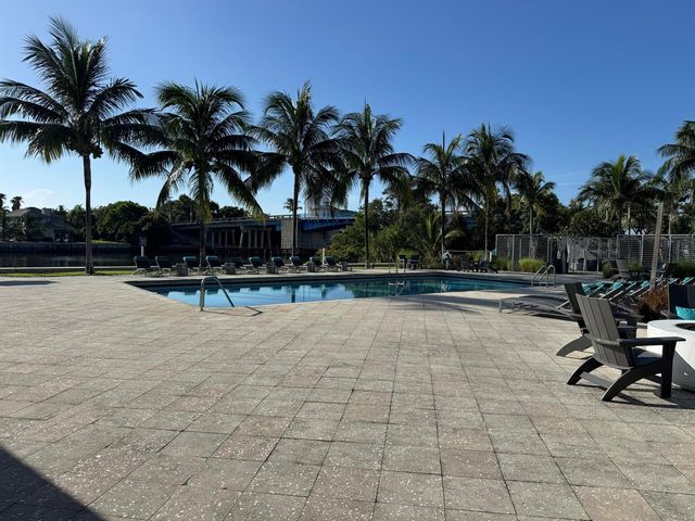 621 E Woolbright Road 202, Boynton Beach, FL 33435