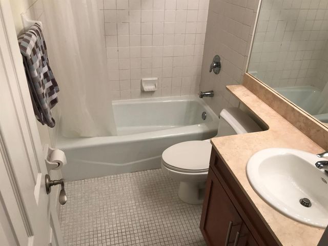 621 E Woolbright Road 202, Boynton Beach, FL 33435