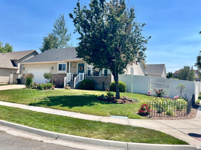 2581 W 1890 N, Clinton, UT 84015
