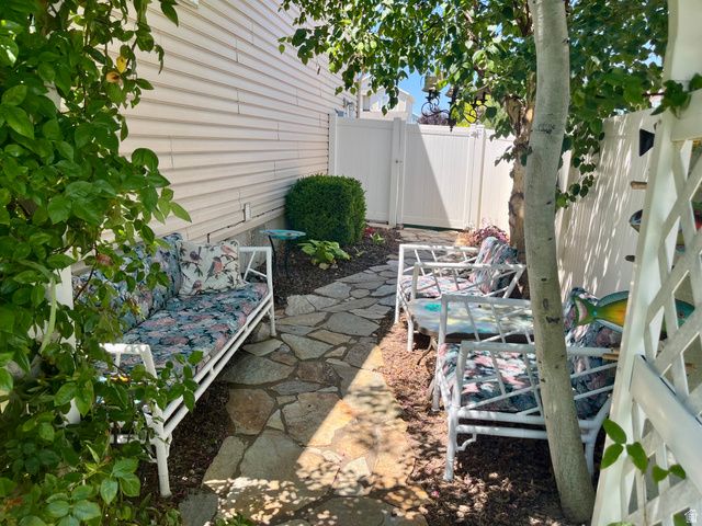 2581 W 1890 N, Clinton, UT 84015