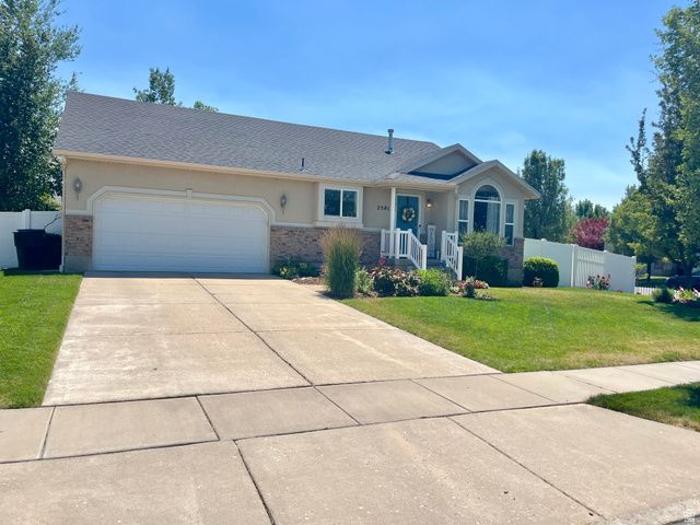 2581 W 1890 N, Clinton, UT 84015