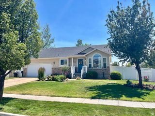 2581 W 1890 N, Clinton, UT 84015