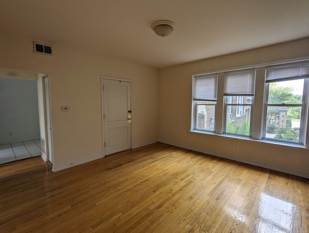 3040 W Wellington Street 3, Chicago, IL 60618