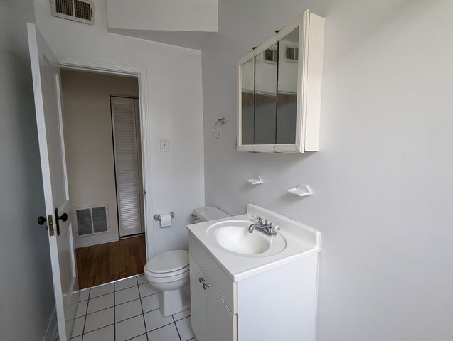 3040 W Wellington Street 3, Chicago, IL 60618