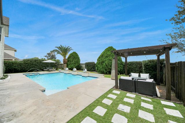 11003 Leigh Woods Drive, Cypress, TX 77433