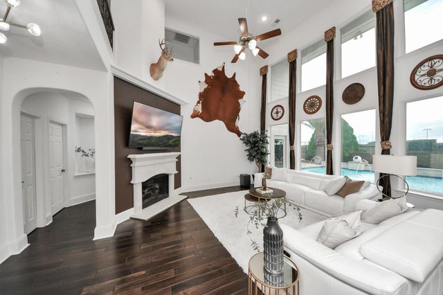 11003 Leigh Woods Drive, Cypress, TX 77433