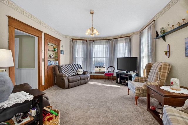 7805 Jersey Ridge Road, Davenport, IA 52807