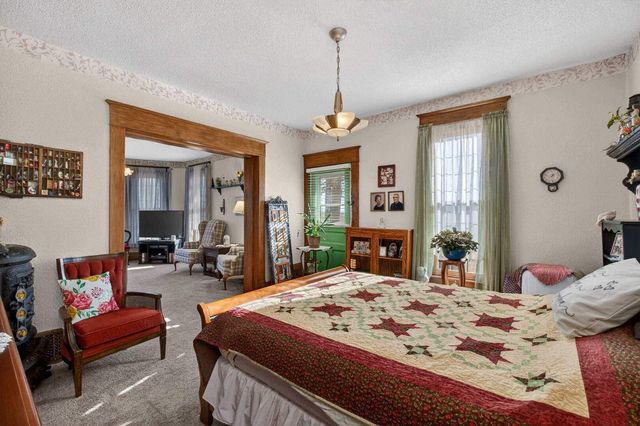 7805 Jersey Ridge Road, Davenport, IA 52807