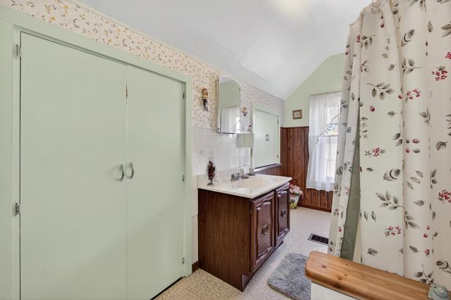 7805 Jersey Ridge Road, Davenport, IA 52807