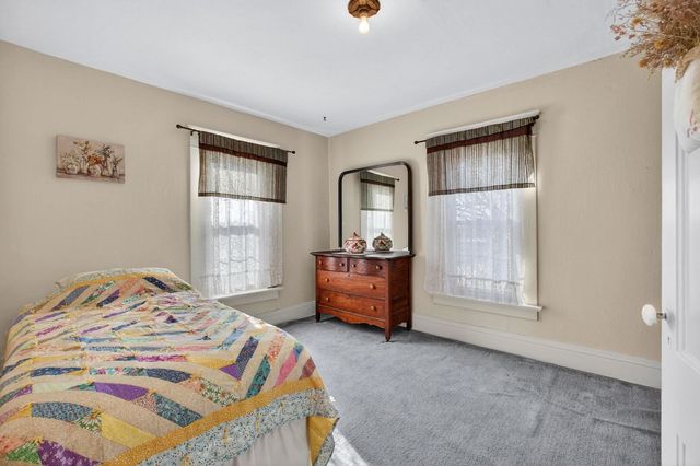 7805 Jersey Ridge Road, Davenport, IA 52807