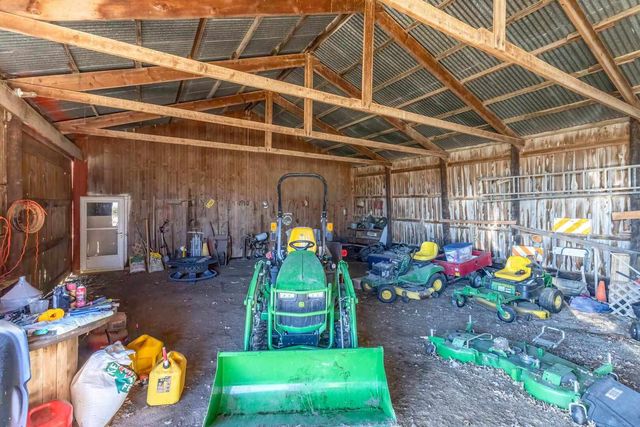 7805 Jersey Ridge Road, Davenport, IA 52807