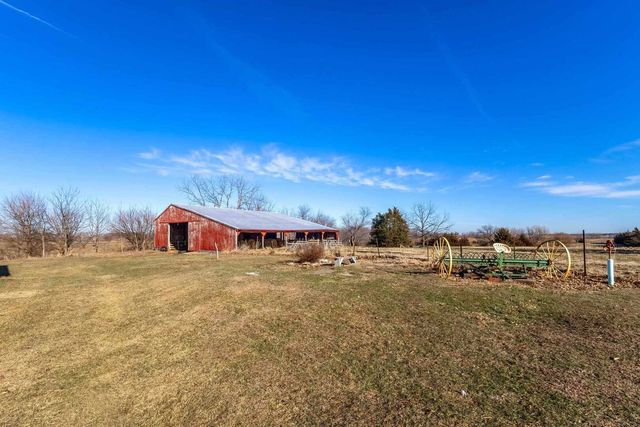 7805 Jersey Ridge Road, Davenport, IA 52807