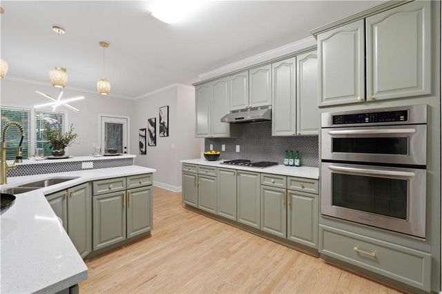 682 Montglade Court, Suwanee, GA 30024