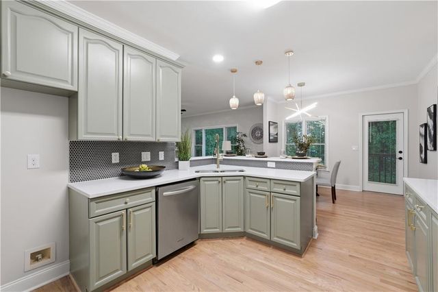 682 Montglade Court, Suwanee, GA 30024