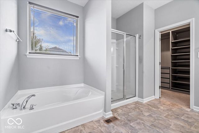 15803 W Rail Drive, Westfield, IN 46074