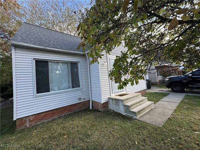 795 E 260th Street, Euclid, OH 44132