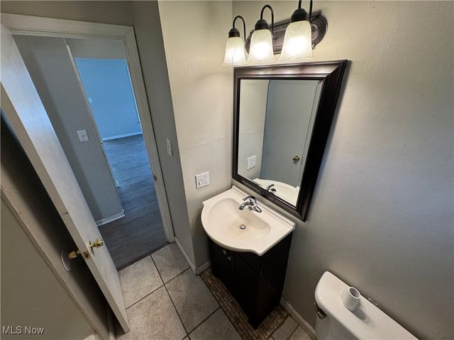 795 E 260th Street, Euclid, OH 44132