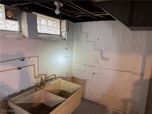 795 E 260th Street, Euclid, OH 44132