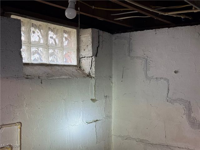 795 E 260th Street, Euclid, OH 44132