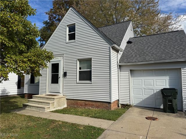 795 E 260th Street, Euclid, OH 44132