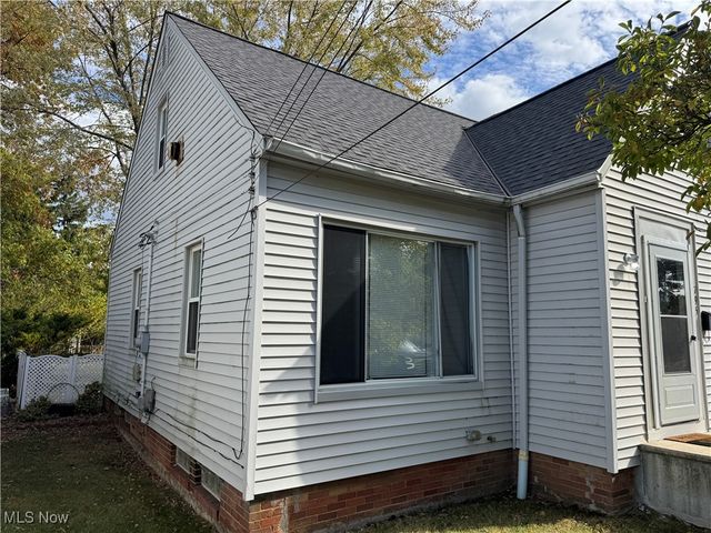 795 E 260th Street, Euclid, OH 44132