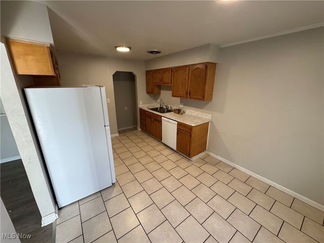 795 E 260th Street, Euclid, OH 44132