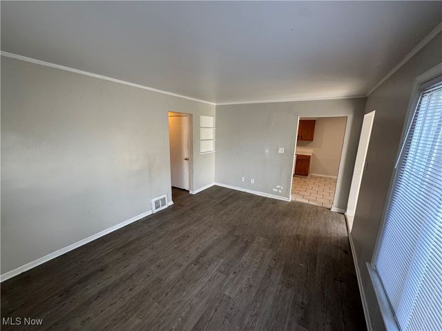 795 E 260th Street, Euclid, OH 44132