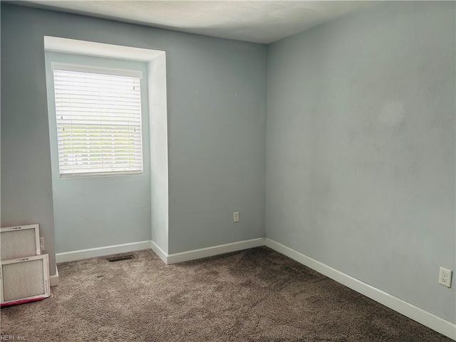 1823 Volvo Pkwy PW, Chesapeake, VA 23320