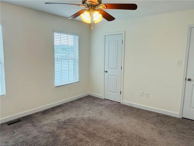 1823 Volvo Pkwy PW, Chesapeake, VA 23320