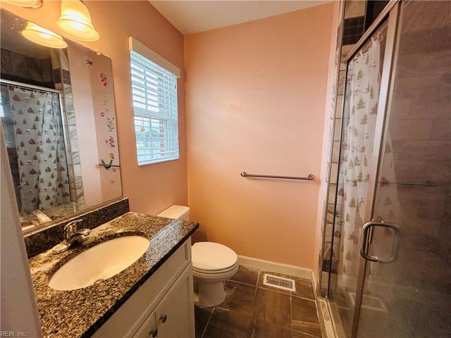 1823 Volvo Pkwy PW, Chesapeake, VA 23320