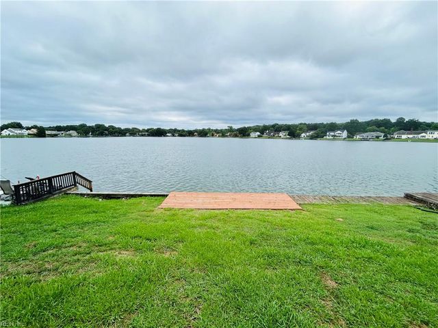 1823 Volvo Pkwy PW, Chesapeake, VA 23320
