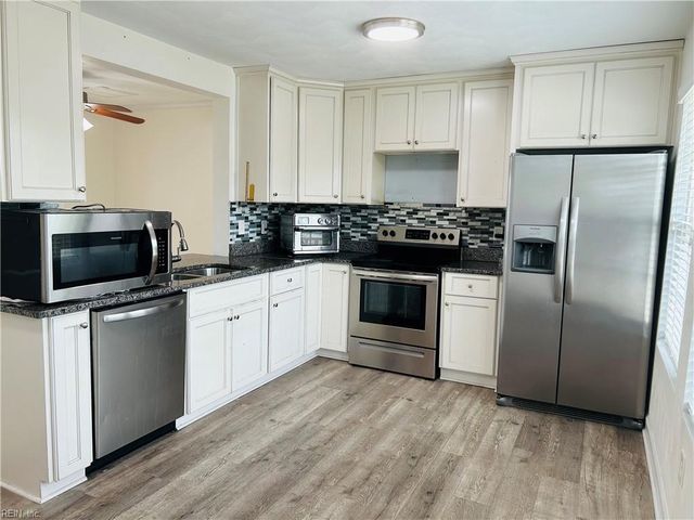 1823 Volvo Pkwy PW, Chesapeake, VA 23320
