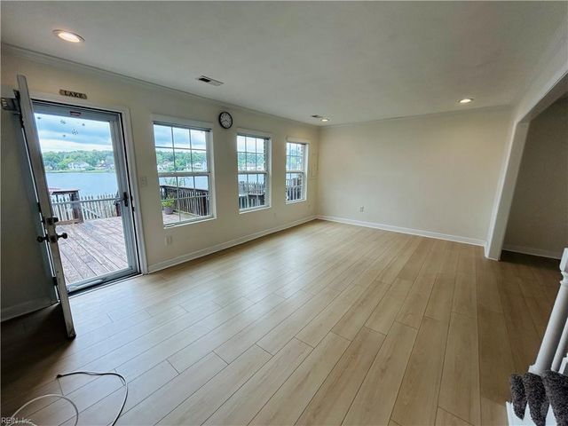 1823 Volvo Pkwy PW, Chesapeake, VA 23320